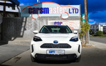 Toyota Yaris Comparison: Hybrid vs Petrol - Pros and Cons for Cyprus Drivers