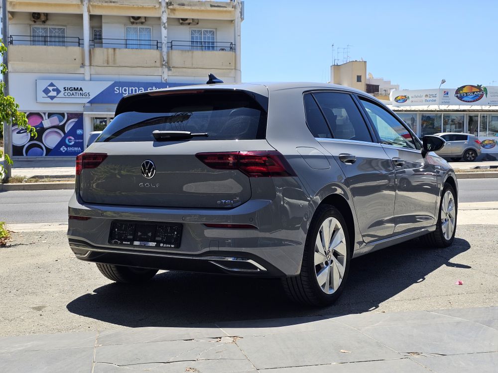 Volkswagen Golf VIII 1.5 eTSI