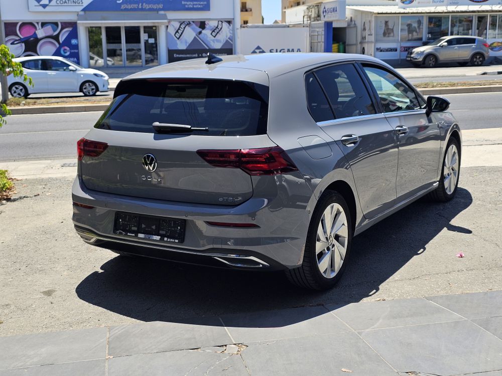 Volkswagen Golf VIII 1.5 eTSI